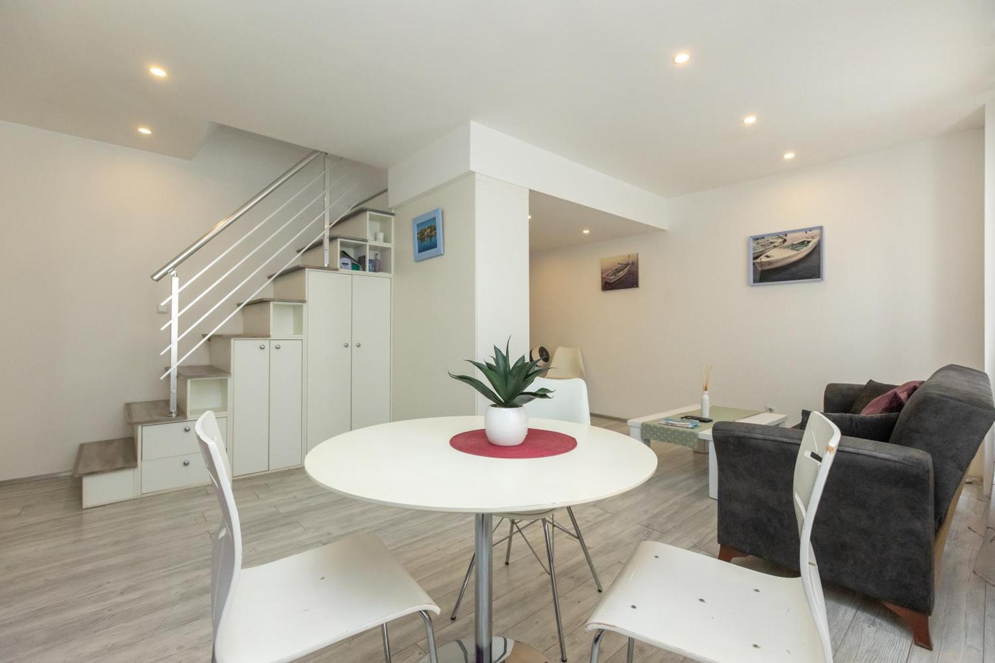Alpha Loft 1Br Apartment In Center ザダル エクステリア 写真