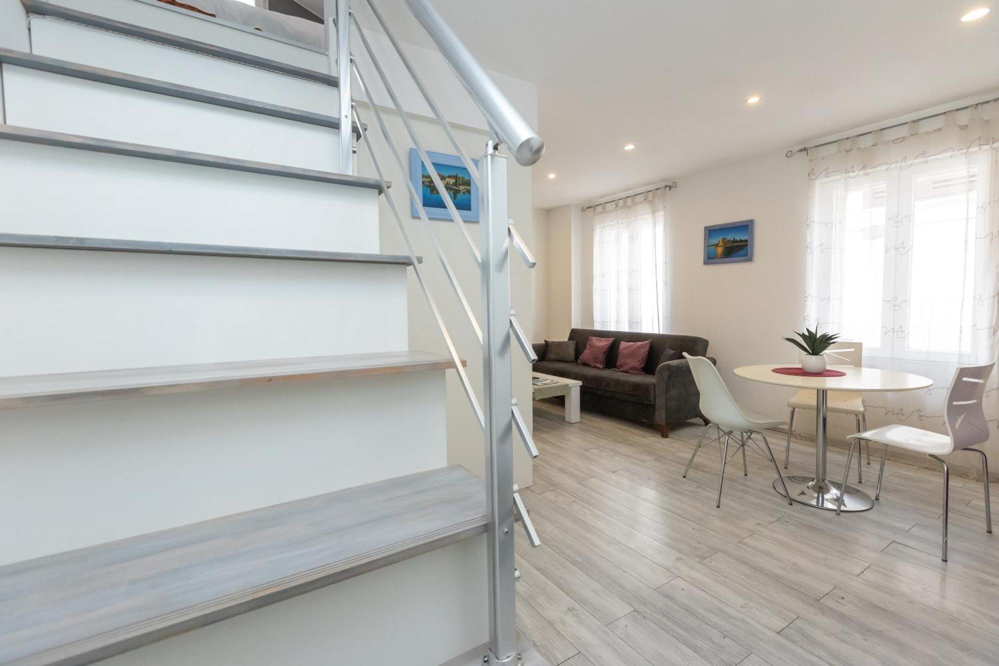 Alpha Loft 1Br Apartment In Center ザダル エクステリア 写真